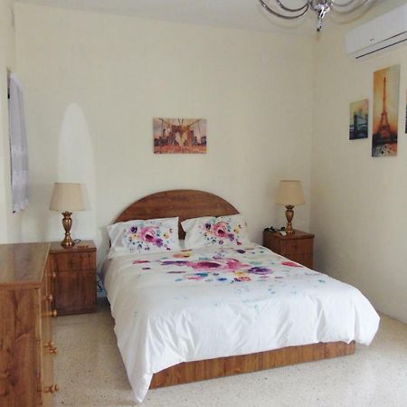 Kennedy Court - Prime Location - Bus Terminus Apartment Сейнт Полс Бей Екстериор снимка