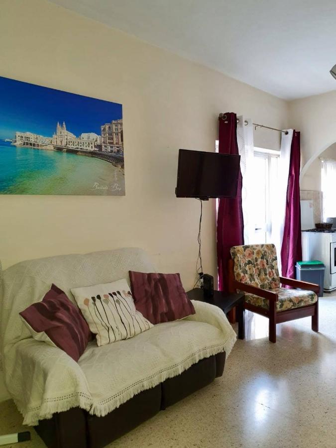 Kennedy Court - Prime Location - Bus Terminus Apartment Сейнт Полс Бей Екстериор снимка