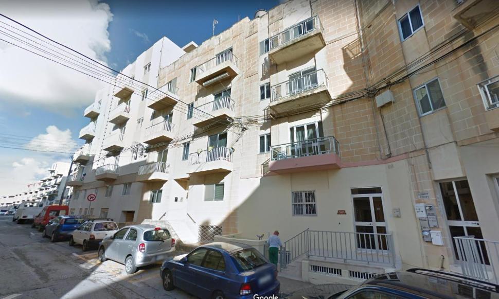 Kennedy Court - Prime Location - Bus Terminus Apartment Сейнт Полс Бей Екстериор снимка